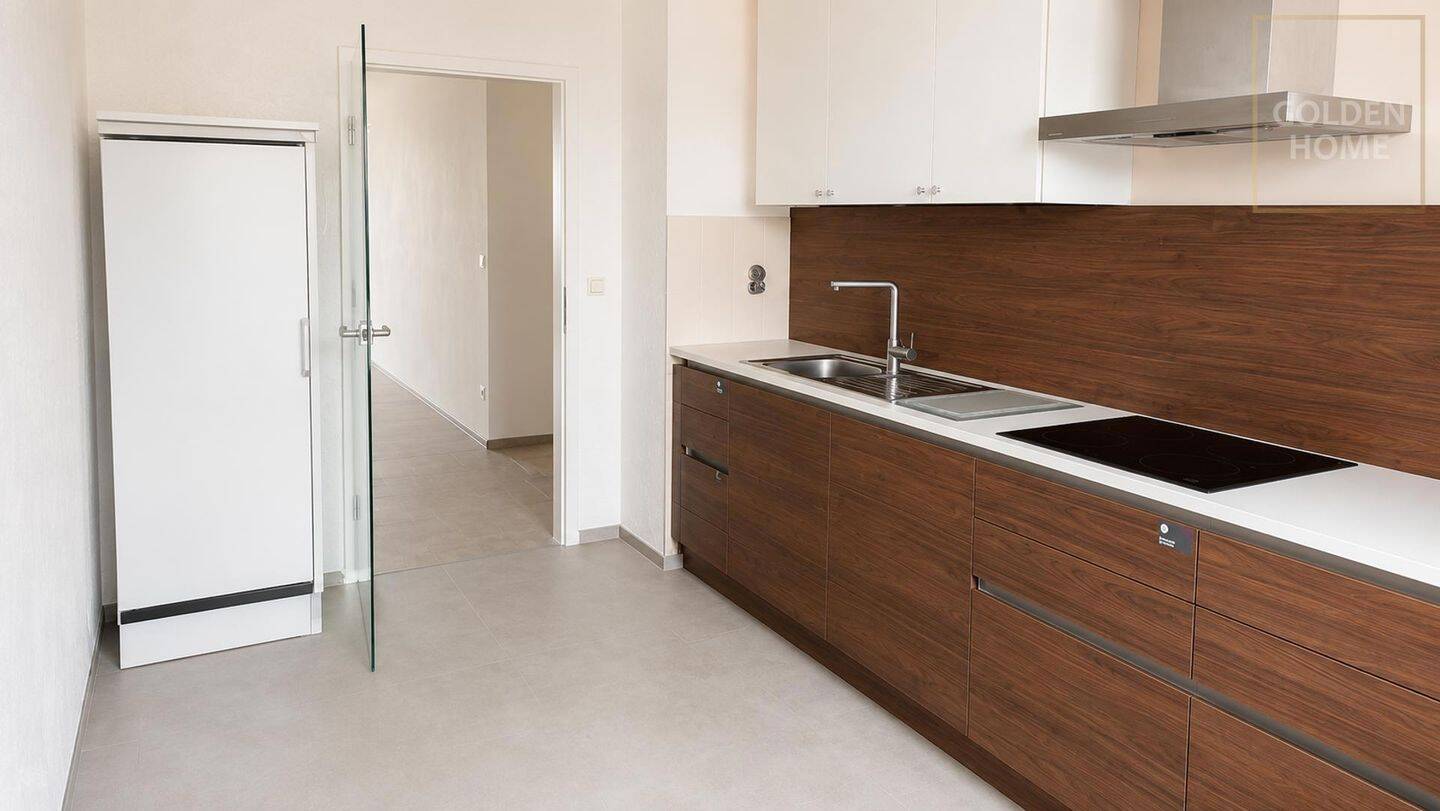 Großzügige 3-Zimmer-Wohnung mit 128 m², Balkon & Tiefgaragenstellplatz, 90763 Fürth (Südstadt Weikershof)