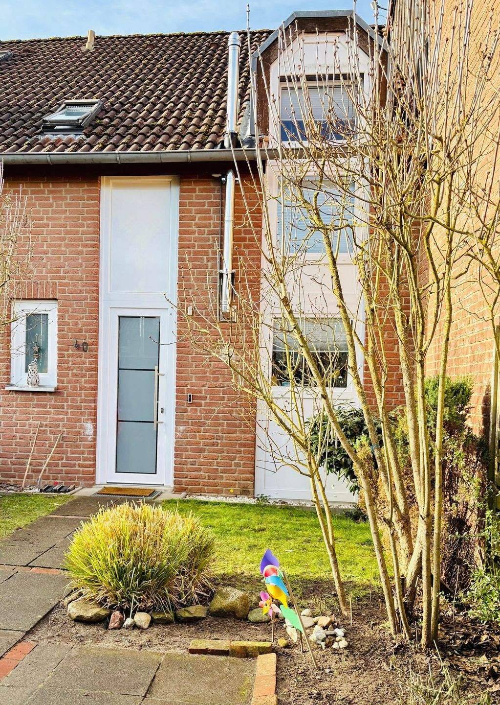 Familienfreundliches Reihenhaus mit Südwest-Garten in beliebter Lage von Adendorf, 21365 Adendorf
