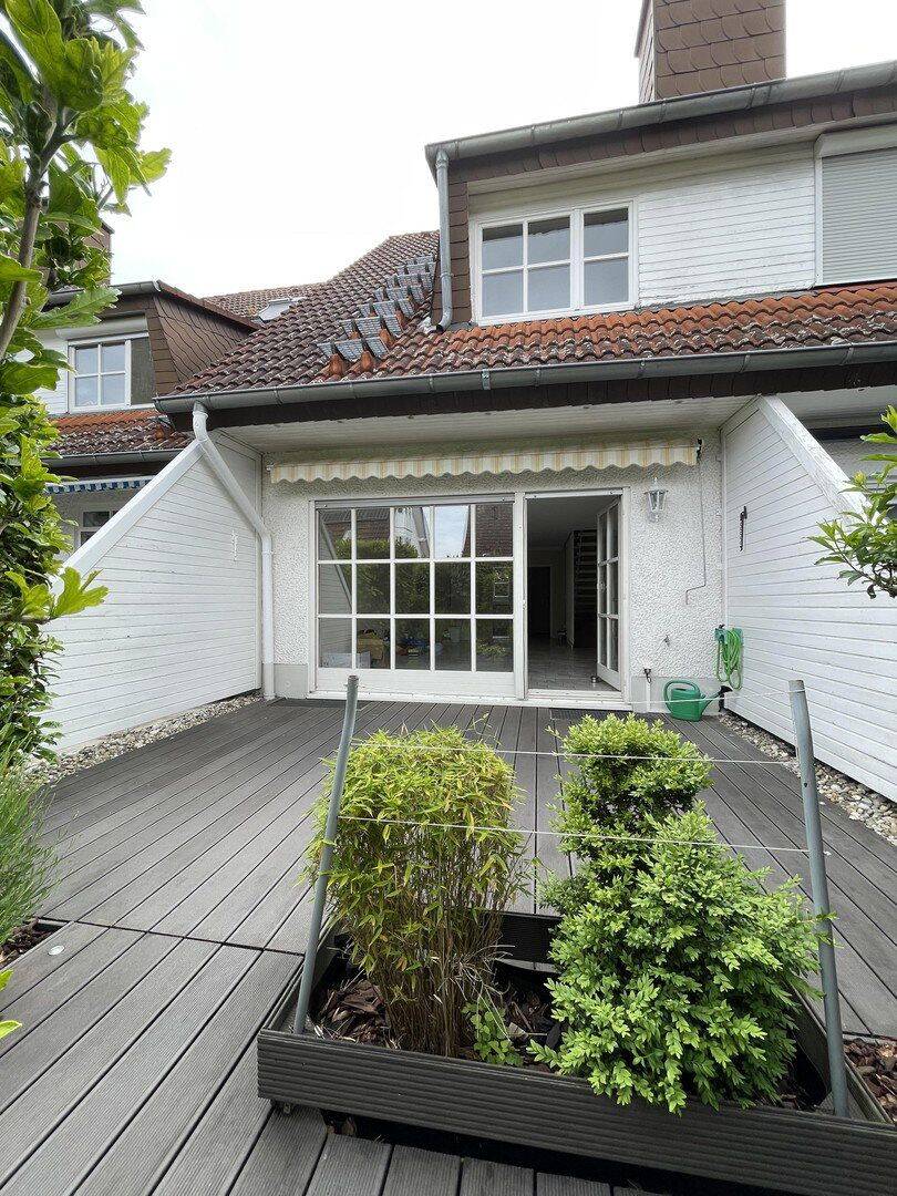 Reihenhaus mit fünf Zimmern in Wiesbaden, Südost, 65189 Wiesbaden (Biebrich Wiesbaden)