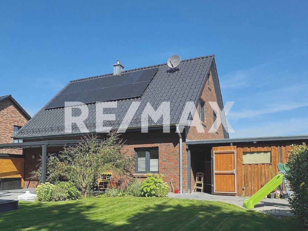Junges und modernes KFW 55 Einfamilienhaus mit Doppelcarport in familienfreundlicher Lage, 21406 Barnstedt