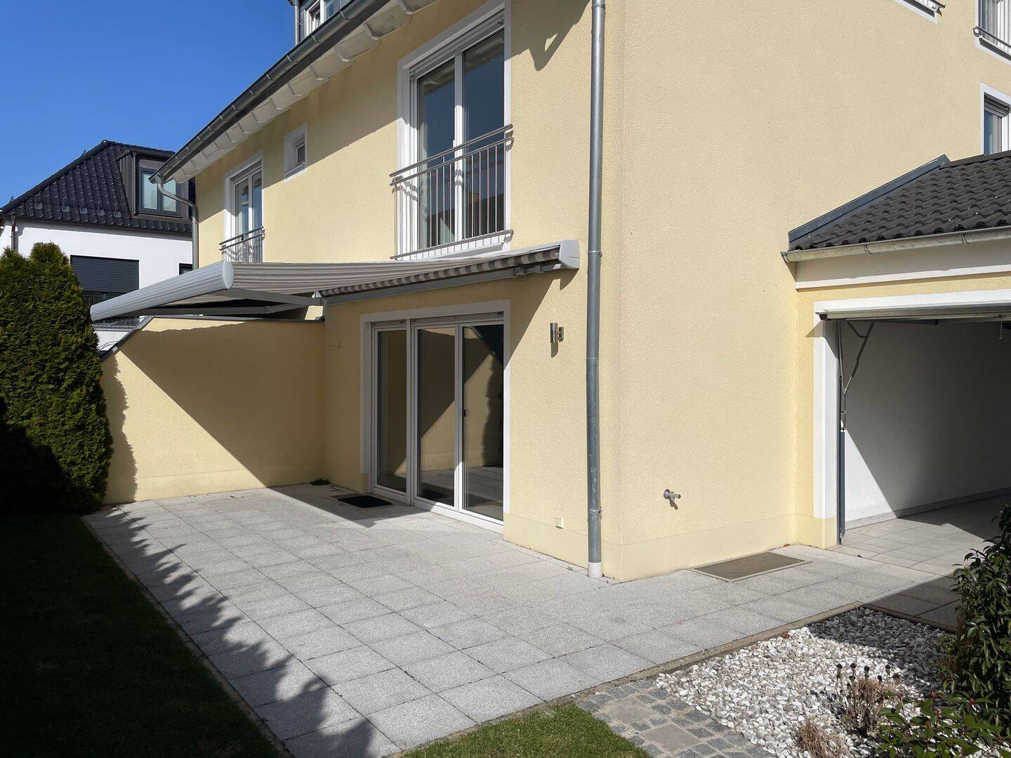 ATTRAKTIVE DOPPELHAUSHÄLFTE MIT SÜDGARTEN IN RUHIGER LAGE VON MÜNCHEN-TRUDERING, 81827 München (Ramersdorf-Perlach Trudering-Riem)