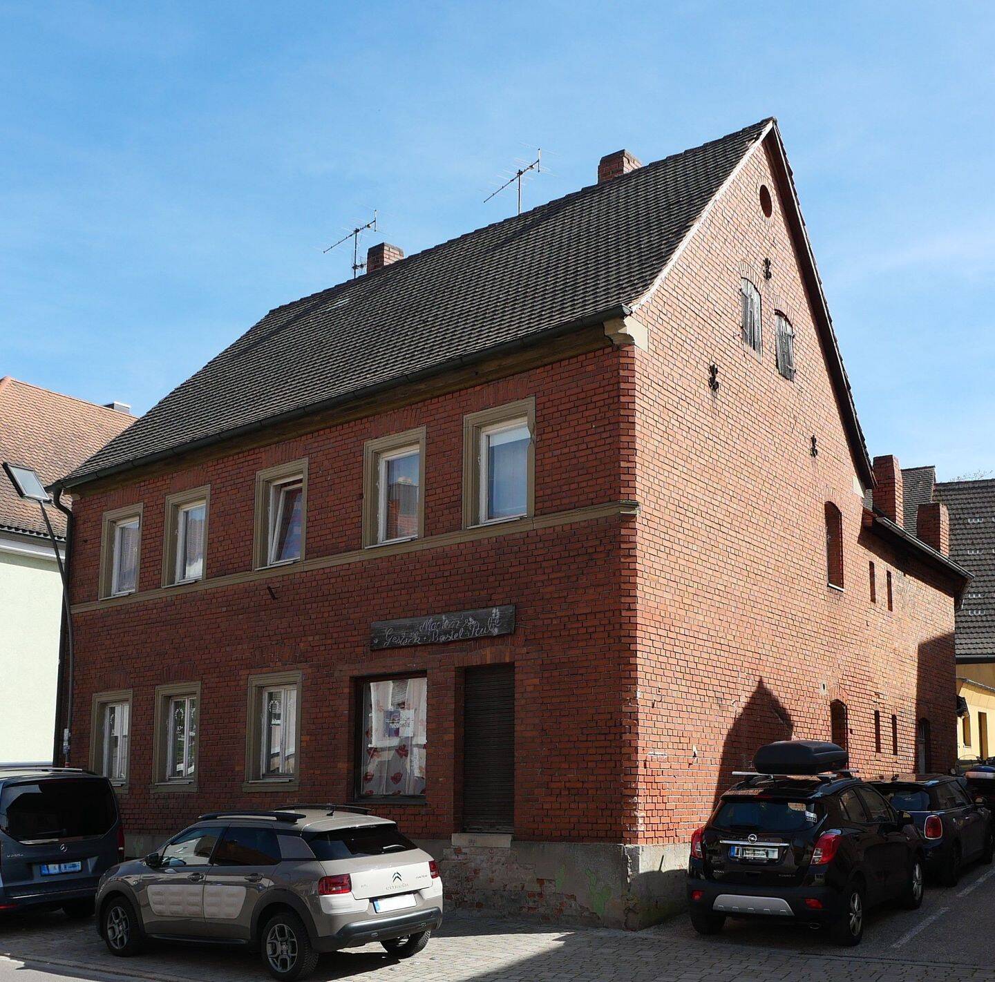 Zweifamilienhaus mit Nebengebäude zum Ausbau in zentraler Lage von Langenzenn, gesamt ca. 300 qm Wohnfläche möglich (unsere Objektnummer: 08AZ0125), 90579 Langenzenn