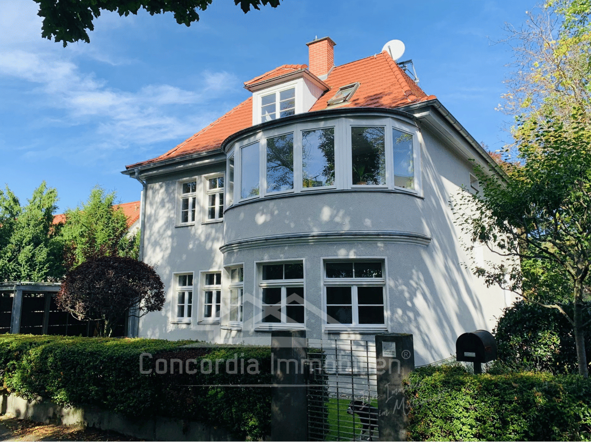 DD-Südvorstadt | Großzügige Zweifamilienvilla mit viel Gestaltungspotenzial, zum Wohnen und/oder freiberuflicher Nutzung, 1069 Dresden