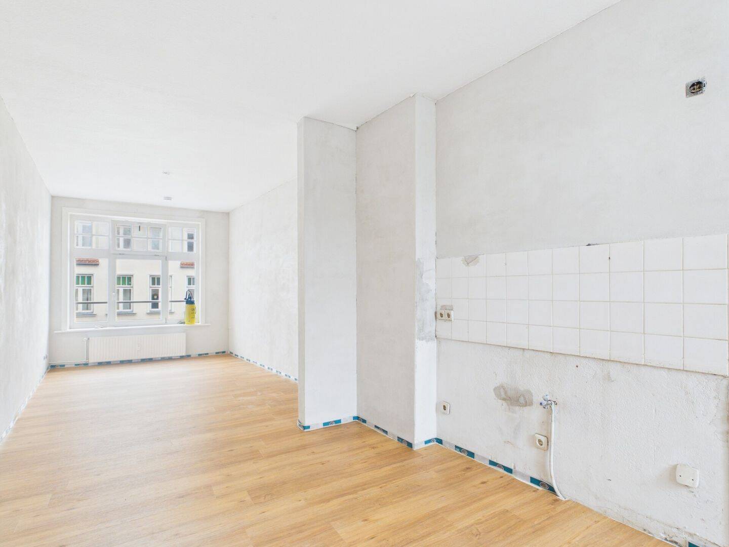 Frisch renovierte 1-Zimmer-Wohnung mit neuer Einbauküche in der Lübecker Altstadt, 23552 Lübeck (Innenstadt)