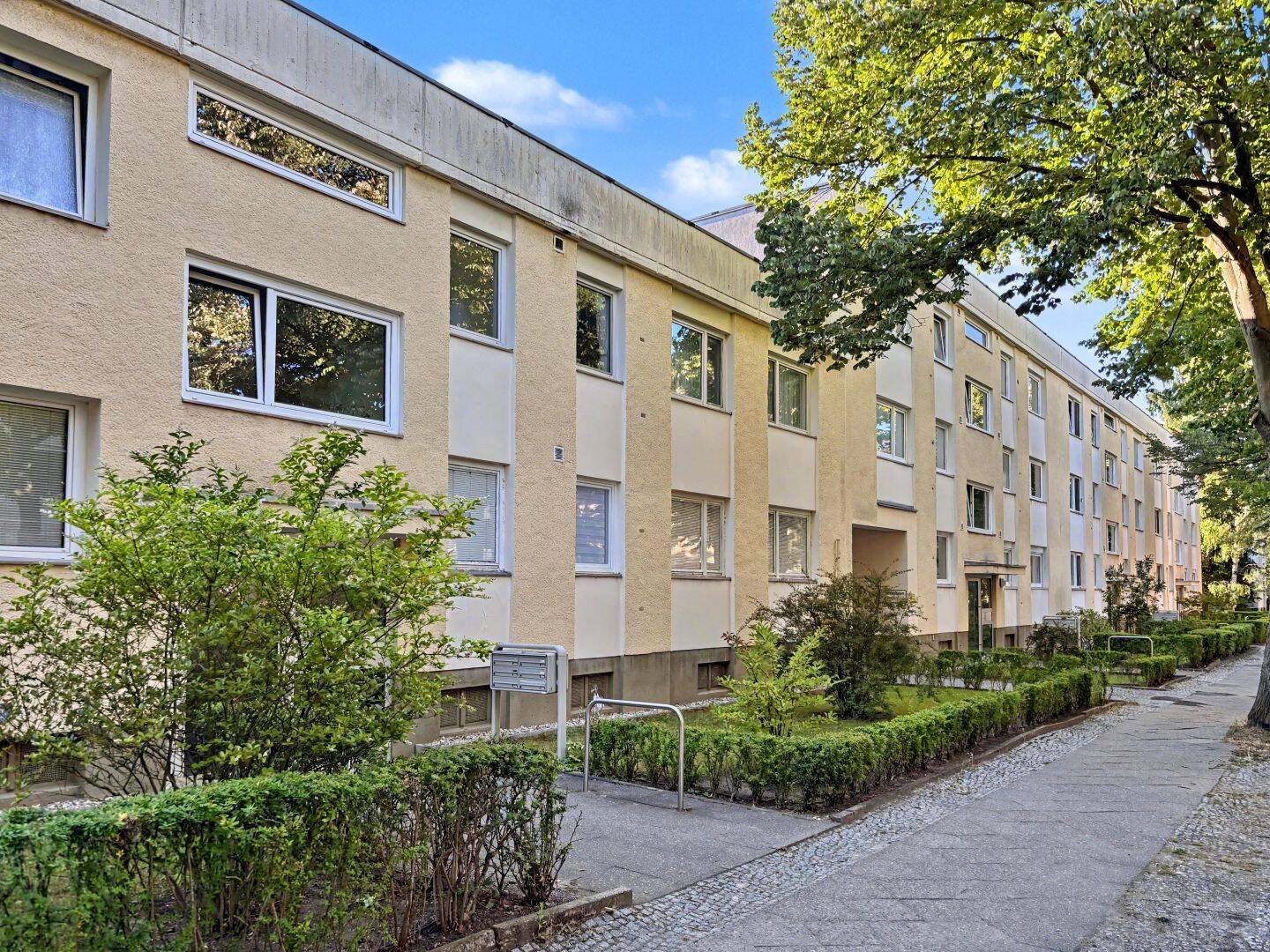 Bezugsfreie 3-Zimmer-Wohnung mit Balkon, Gäste-WC und Tiefgaragen-Stellplatz in Lichterfelde Süd, 12207 Berlin (Steglitz-Zehlendorf Lichterfelde)