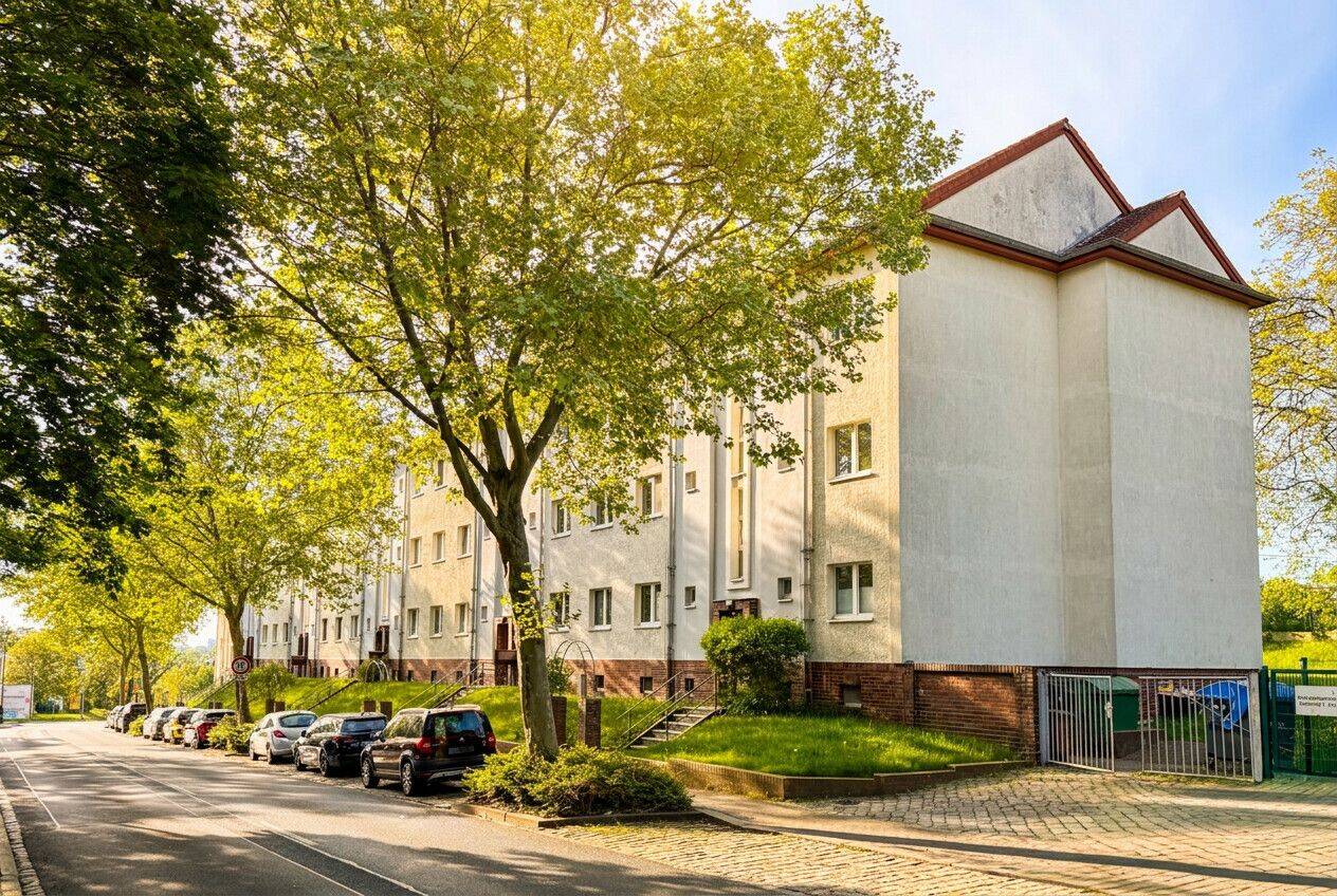 Fast 5 % AfA! 3-Zimmer-Erdgeschosswohnung in Uni-Nähe!, 1159 Dresden