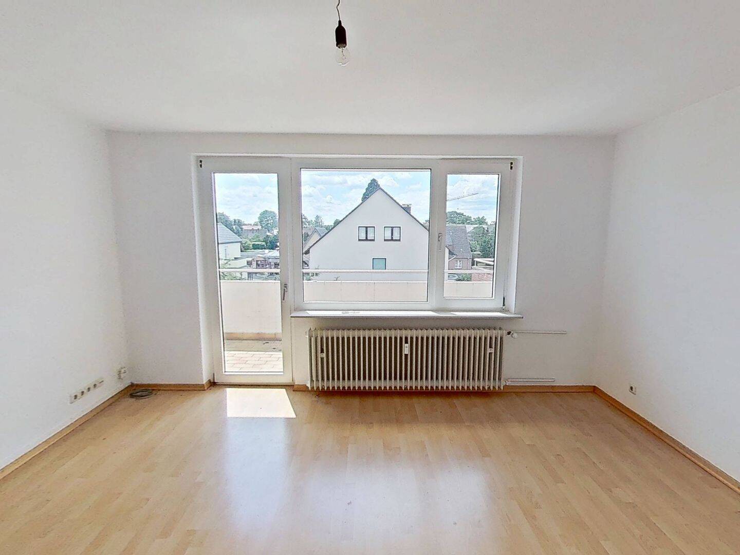 Schöne 2-Zimmer-Wohnung mit großem Balkon und moderner EBK in Westercelle, 29227 Celle