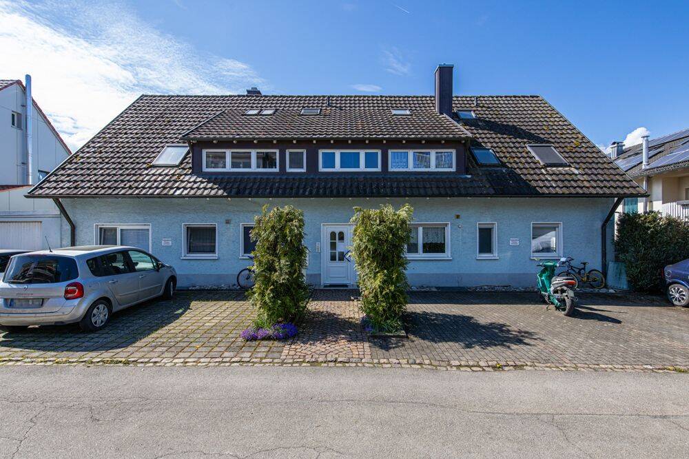 Vermietete Dachgeschosswohnung mit Balkon im Herzen von Allensbach, 78476 Allensbach