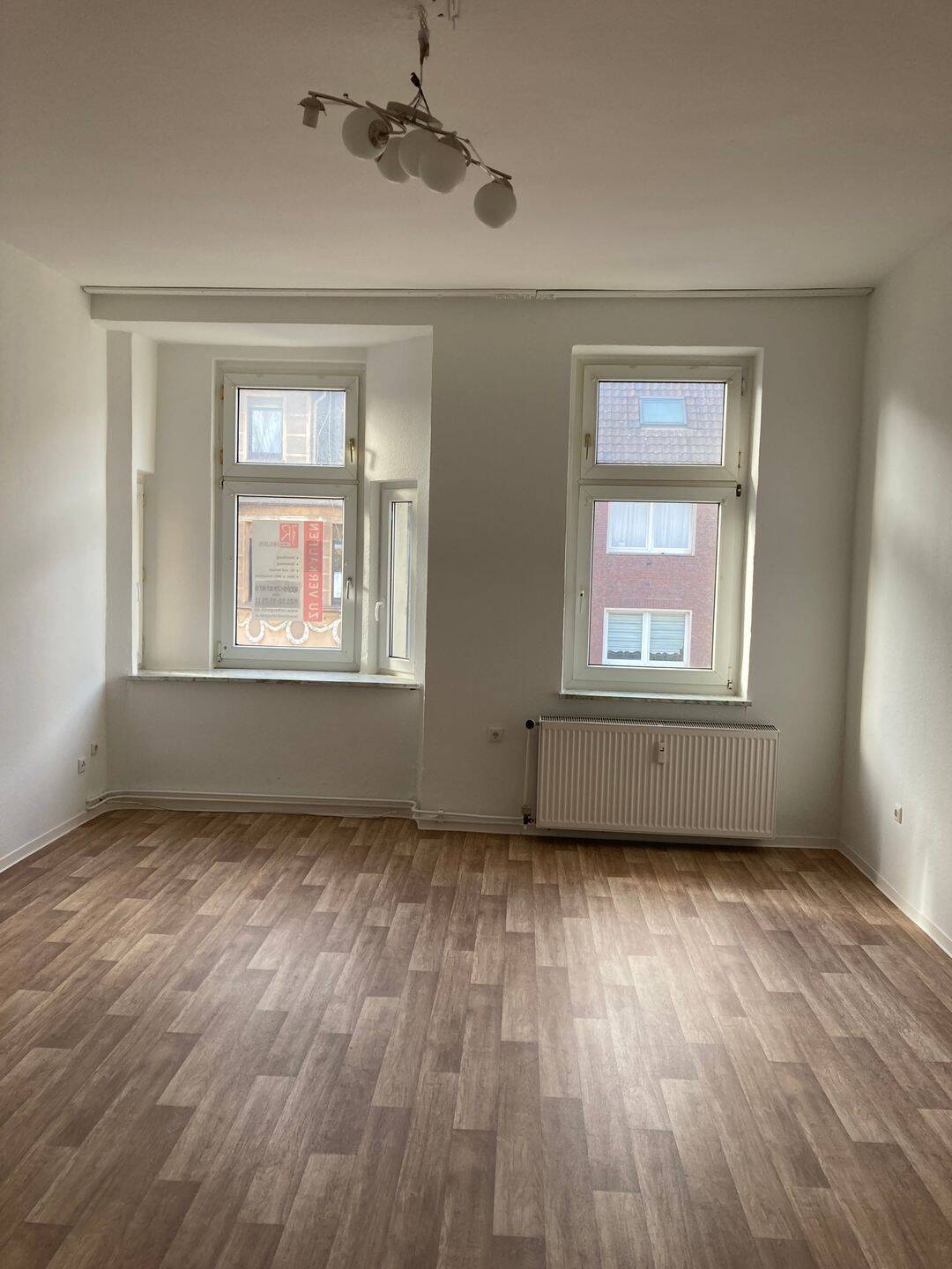 Attraktive 3. Zimmer-Wohnung mit Balkon und EBK, 47053 Duisburg (Altstadt Dellviertel Hochfeld Wanheimerort)