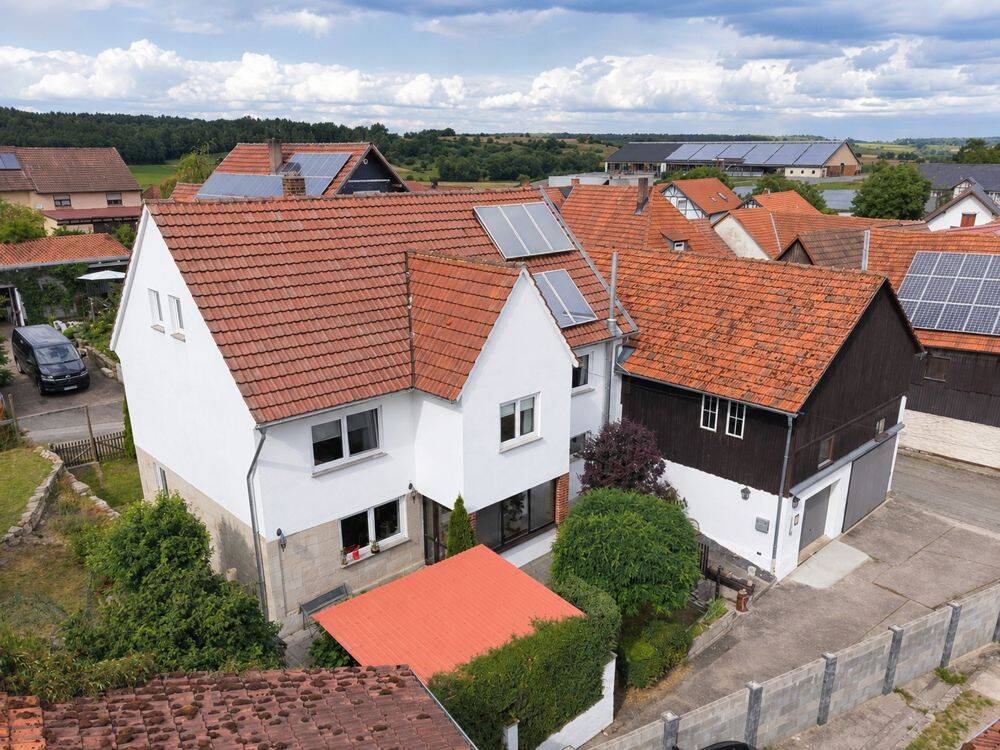 Renoviertes Wohnhaus mit großer Scheune und Garten in ländlicher Lage in kleinem Seßlacher Ortsteil, 96145 Seßlach