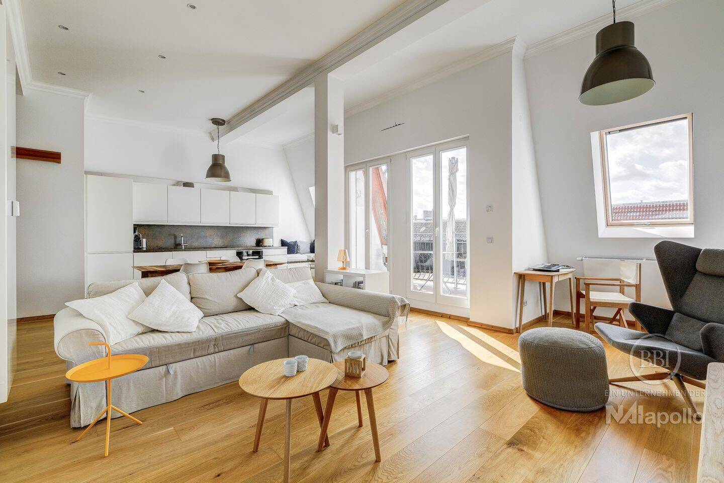 LICHTDURCHFLUTETE DACHGESCHOSSWOHNUNG MIT AUFZUG UND TERRASSE IN BEGEHRTER KIEZLAGE!, 10249 Berlin (Friedrichshain-Kreuzberg Friedrichshain Prenzlauer Berg)