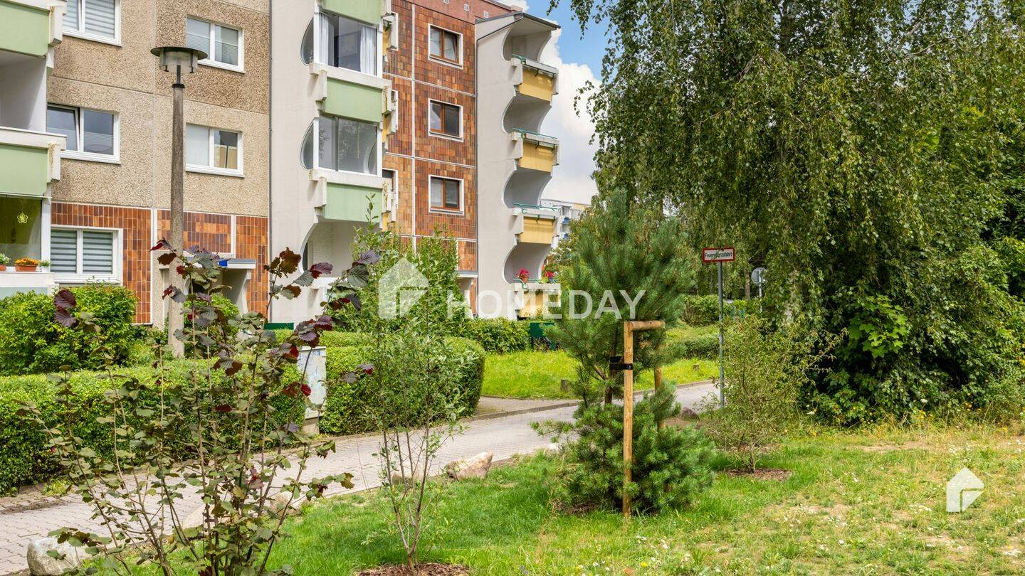 Gepflegte Wohnung mit Sonnenloggia & Aussicht – Viel Grün, top Lage, 18146 Rostock