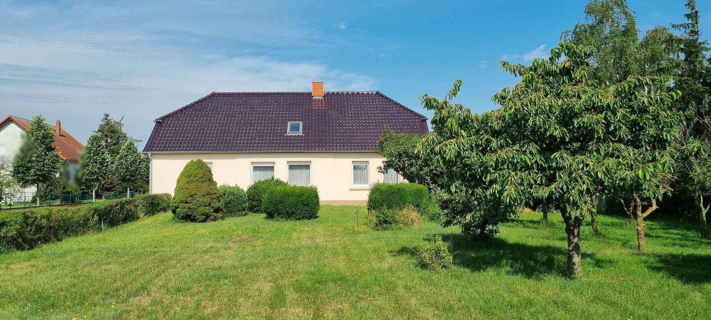 Bauernhof – mit Nebengebäuden und ca. 35.000 m² Land, 17379 Heinrichswalde