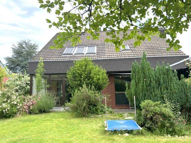 Schick – Braunschweig-Kanzlerfeld + + Keller + Doppelcarport + + Einliegerwohnung möglich + + 7 Zimmer, 38116 Braunschweig (Kanzlerfeld Lamme Lehndorf)