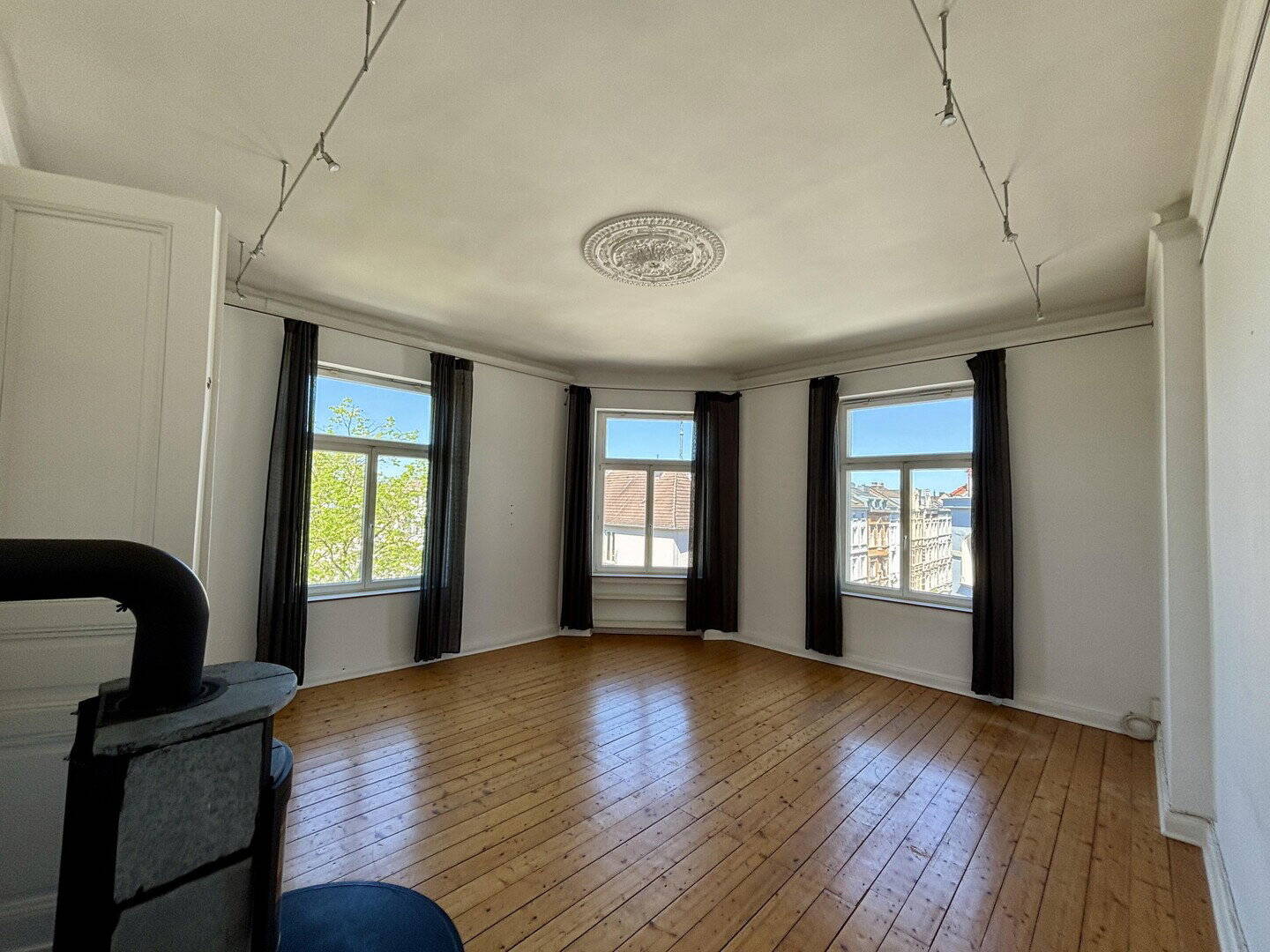 Altbau-Charme pur: 4-Zimmer-Wohnung mit Dielenboden & Stuckdecken, 52066 Aachen