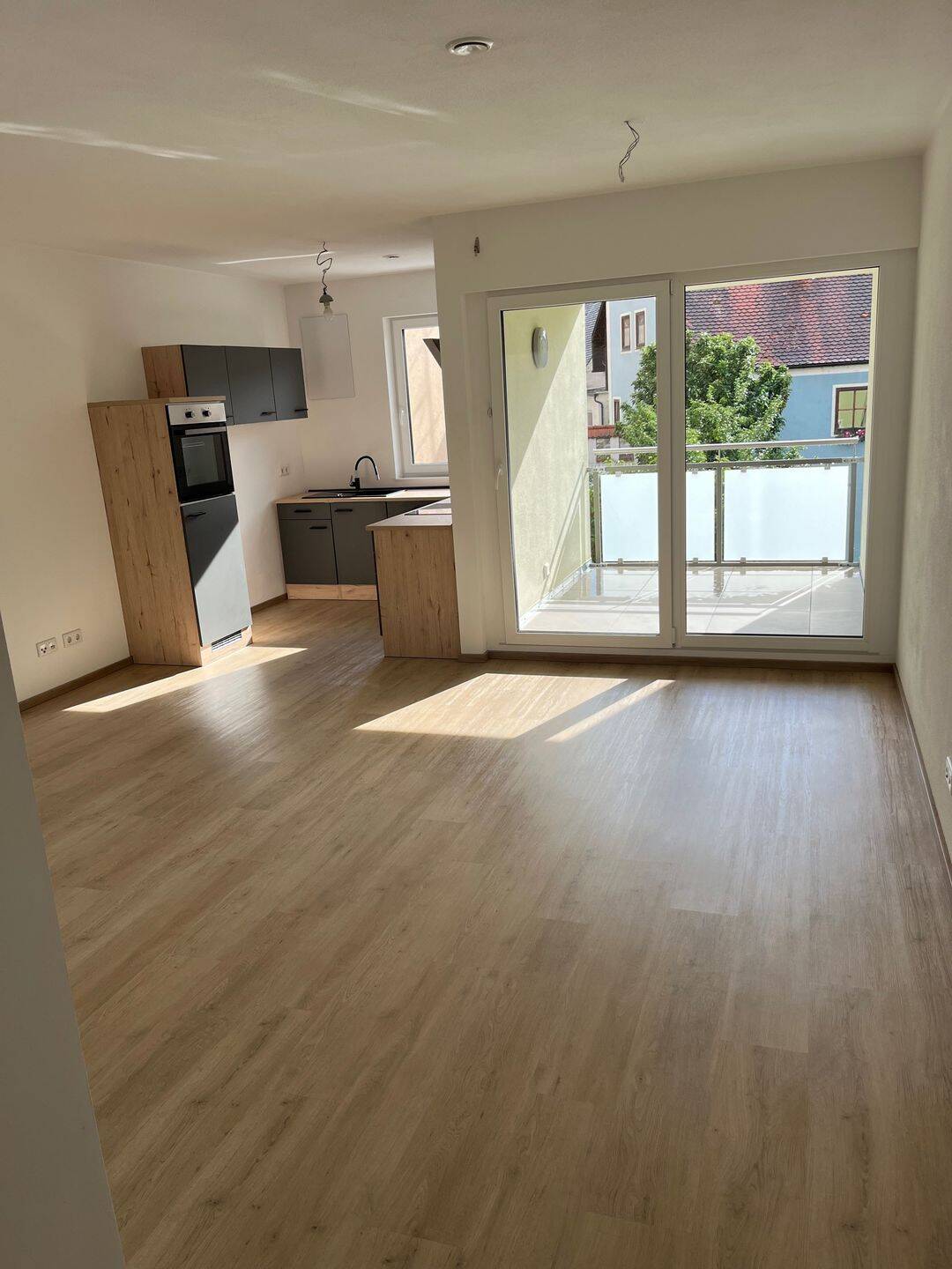Moderne, lichtdurchflutete Wohnung mit Balkon, 84076 Pfeffenhausen