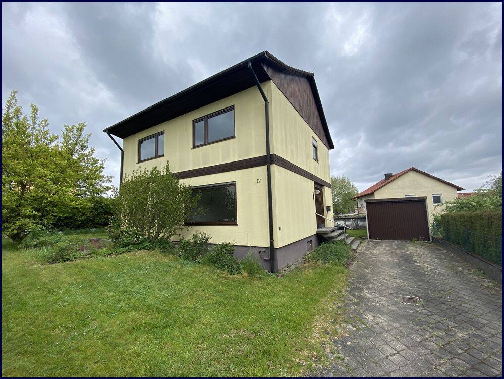Einfamilienhaus in ruhiger Lage mit Gartengrundstück zum Selbstgestalten!, 92284 Poppenricht