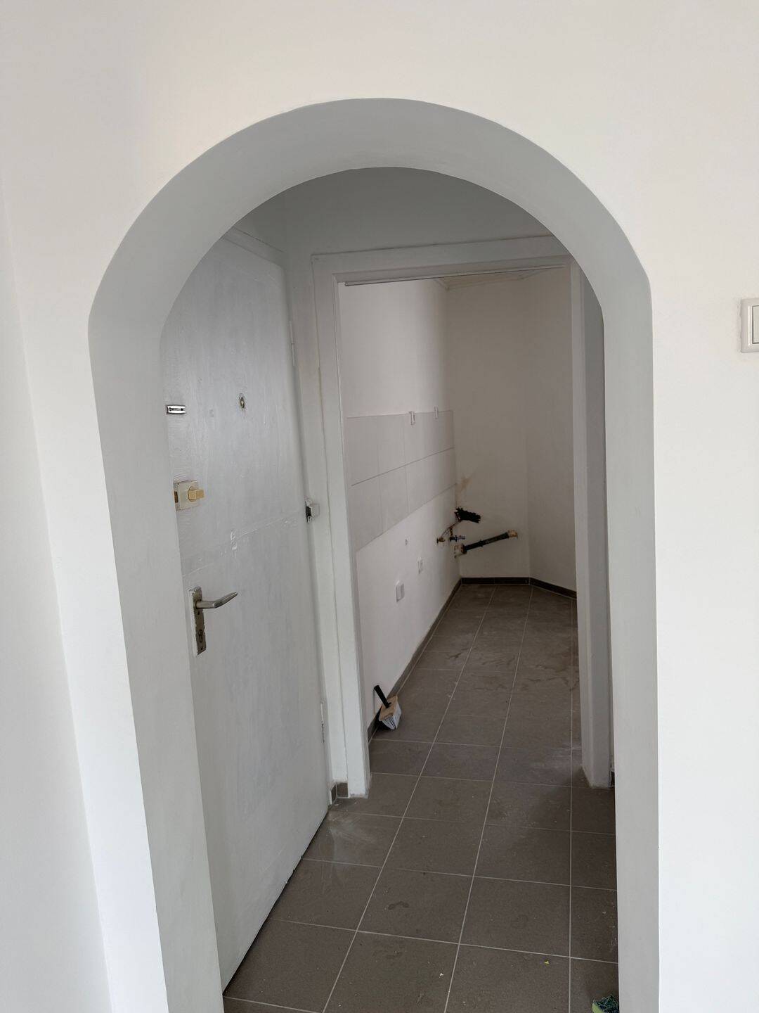 Frisch Renovierte 3 zi. Wohnung zu vermieten, 45879 Gelsenkirchen (Altstadt Neustadt)