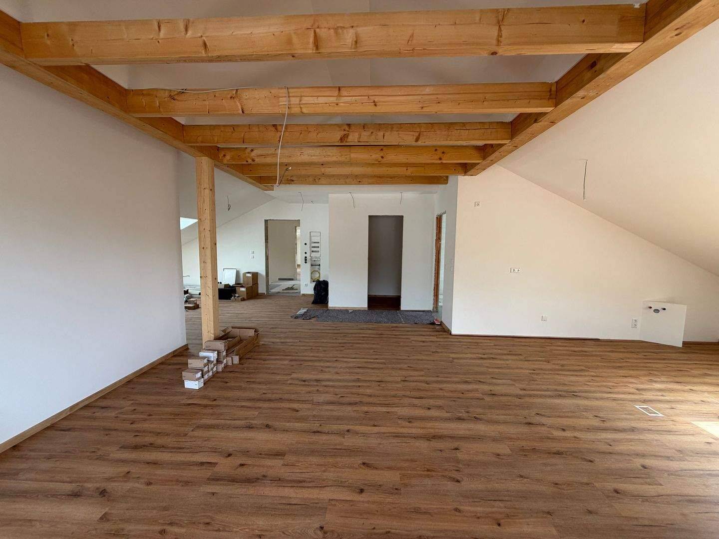 ERSTBEZUG NEUBAU 2,5-Zimmer-Wohnung mit Balkon und Stellplatz in Winkelhaid, 90610 Winkelhaid