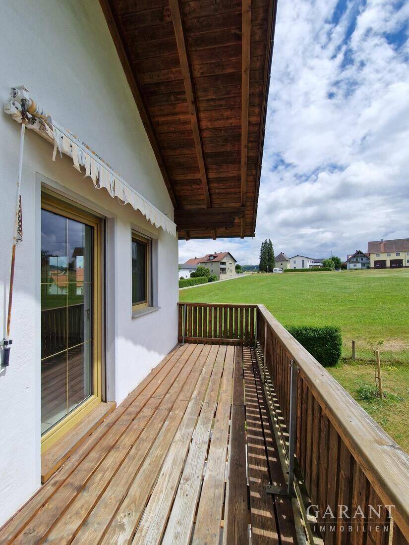 Großzügige 5 Zimmer-Wohnung mit Balkon im Obergeschoss eines Zweifamilienhauses, 94535 Eging a. See