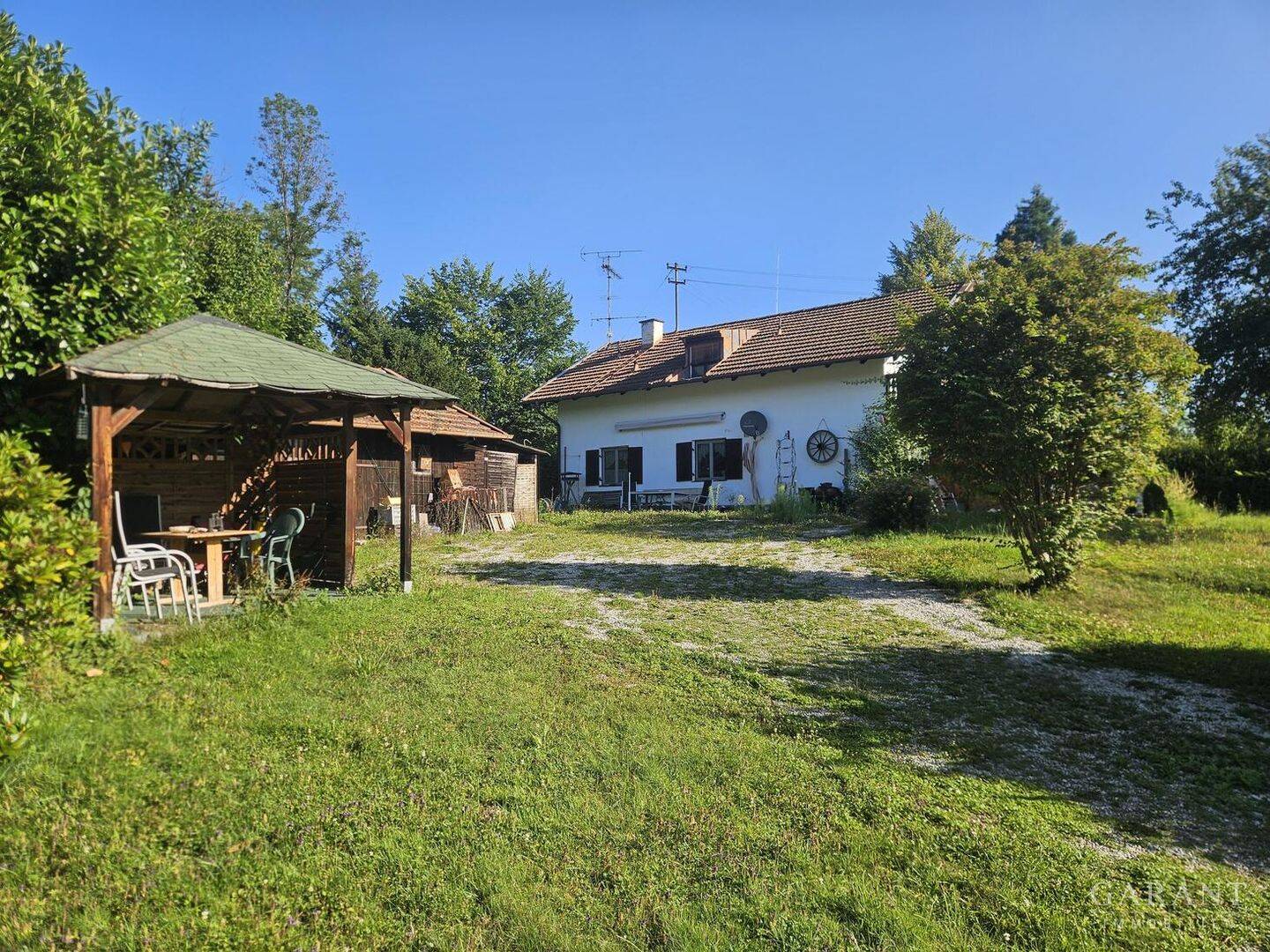 Einmalige Gelegenheit: Idyllisch gelegenes Haus am Simmsee, 83139 Söchtenau