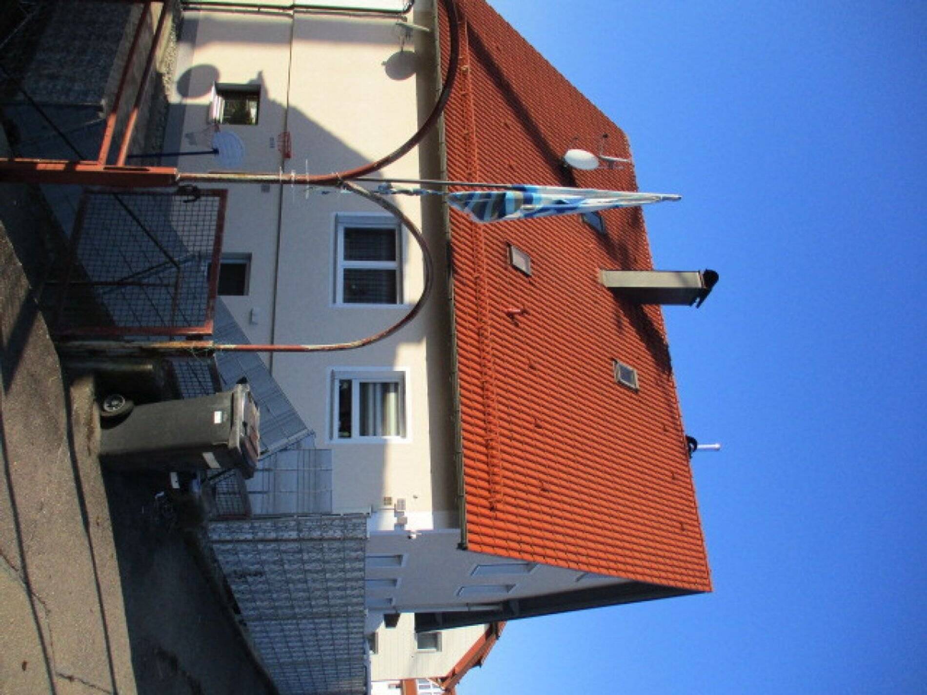 Schöne 140qm Wohnung mit Garten, Terrasse, Balkon, Einbauküche, Doppelgarage, 73450 Neresheim