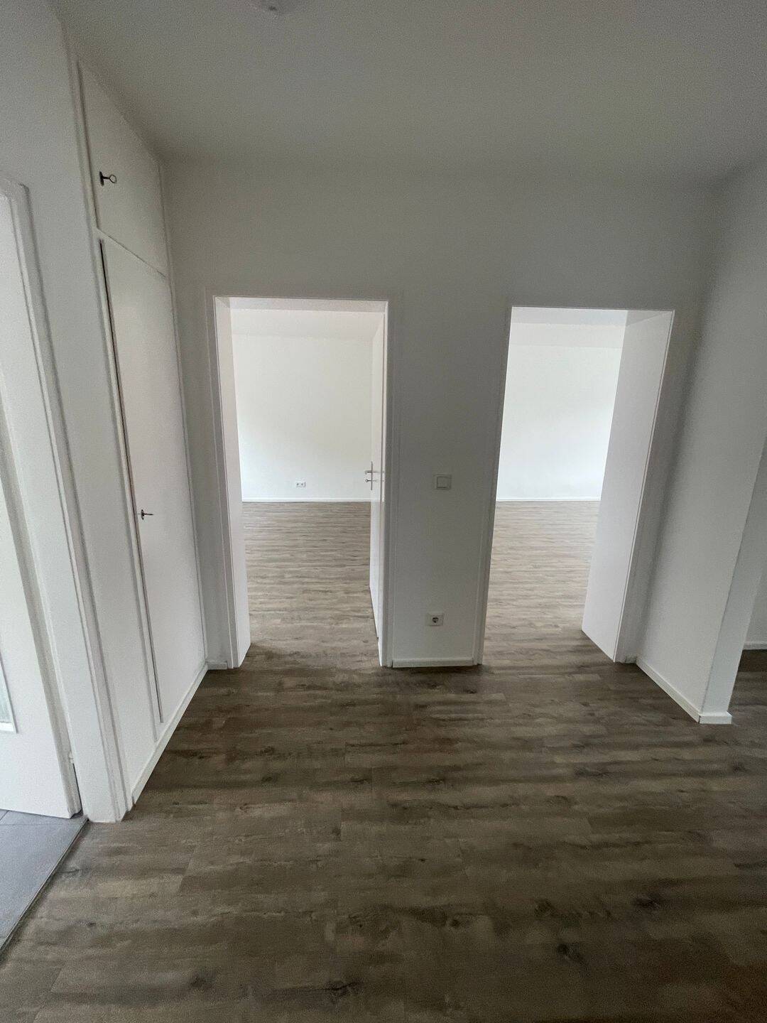 Renovierte 3-Zimmer Wohnung in N-Gleißhammer ***Besichtigung: Donnerstag, 02.07.2026 um 15:00 Uhr******, 90478 Nürnberg (Dutzendteich Gleißhammer Glockenhof Sankt Peter Zerzabelshof)