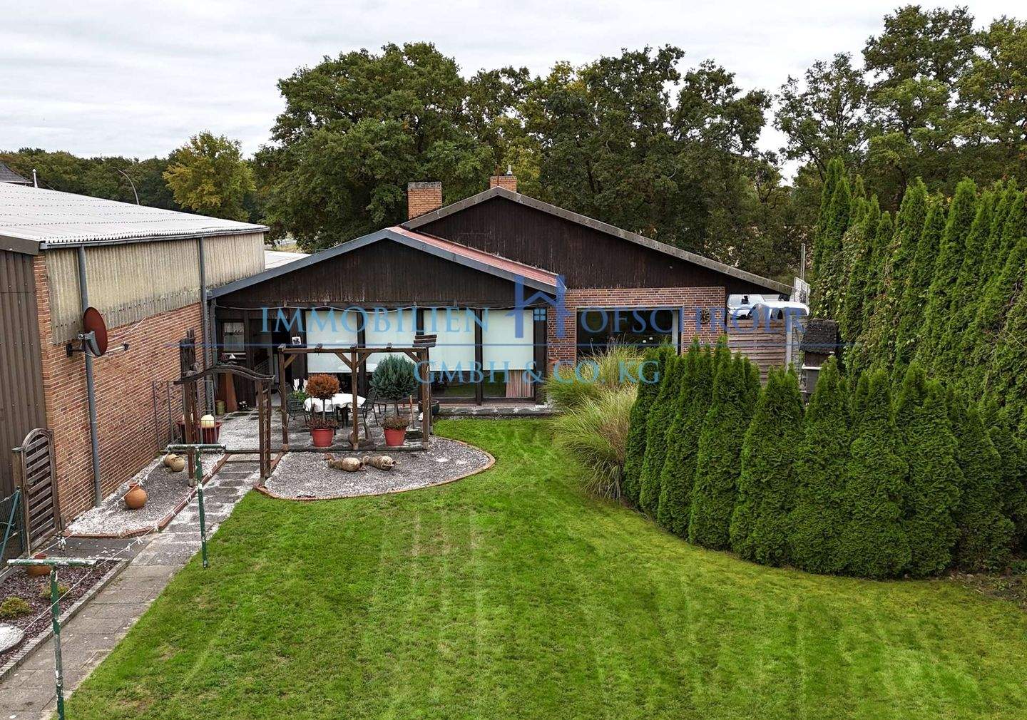 K 537 – Platz für eine große Familie oder zwei separate Wohneinheiten…? Großzügiger Bungalow mit Halbkeller in zentraler Lage von Bawinkel!, 49844 Bawinkel