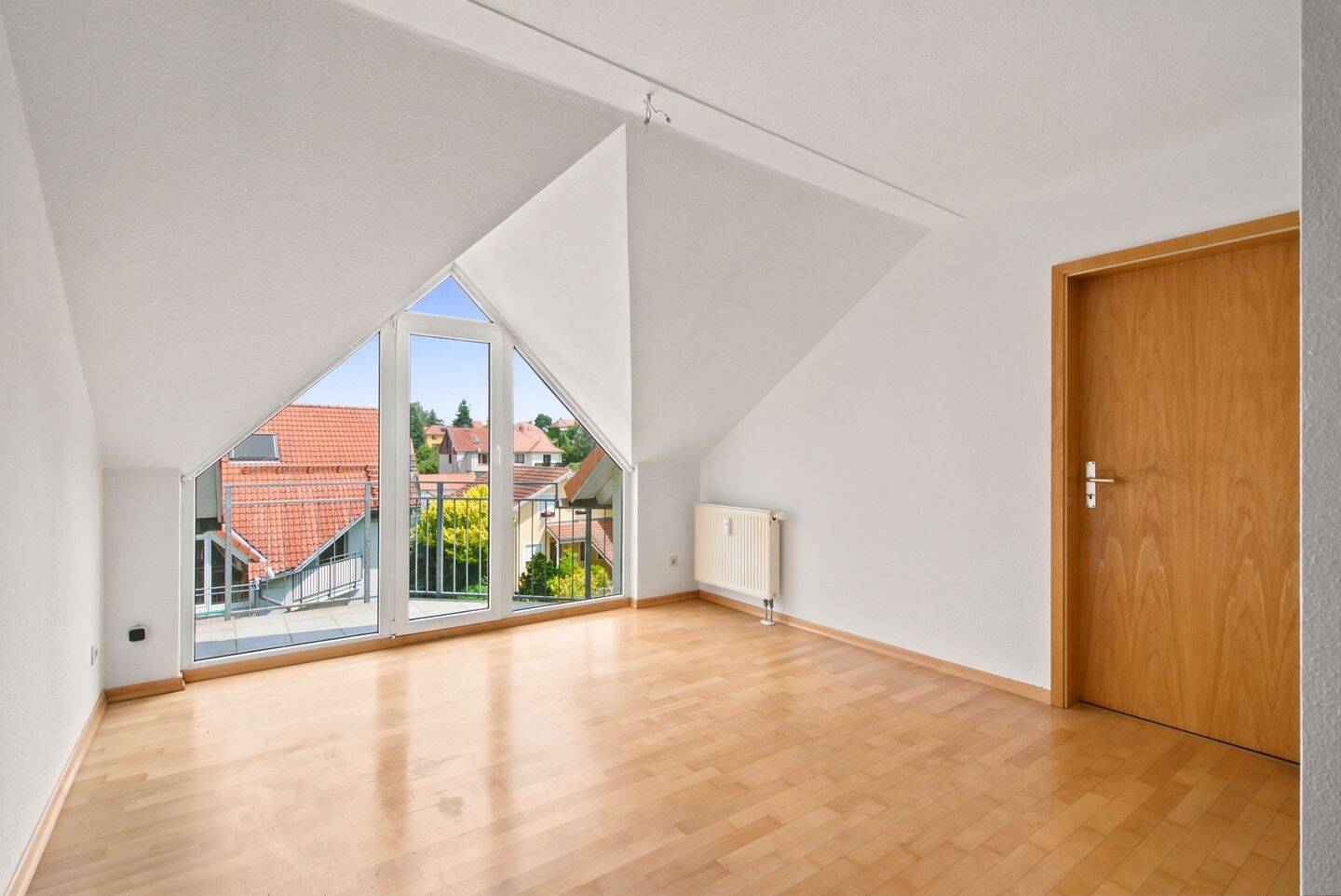 Charmante 3-Raum-Wohnung mit zwei Balkonen in toller Lage, 1796 Pirna