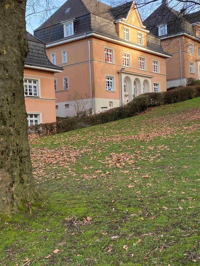 Für Liebhaber von Altbauwohnungen mit Charme – 4-Raum-Wohnung mit Loggia im Zooviertel, 42117 Wuppertal (Elberfeld)