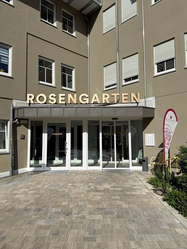 Charmante 2-Zimmer-Wohnung mit separatem WC – sorgenfrei wohnen, Rosengarten Residenz Fürth, 90762 Fürth (Innenstadt)