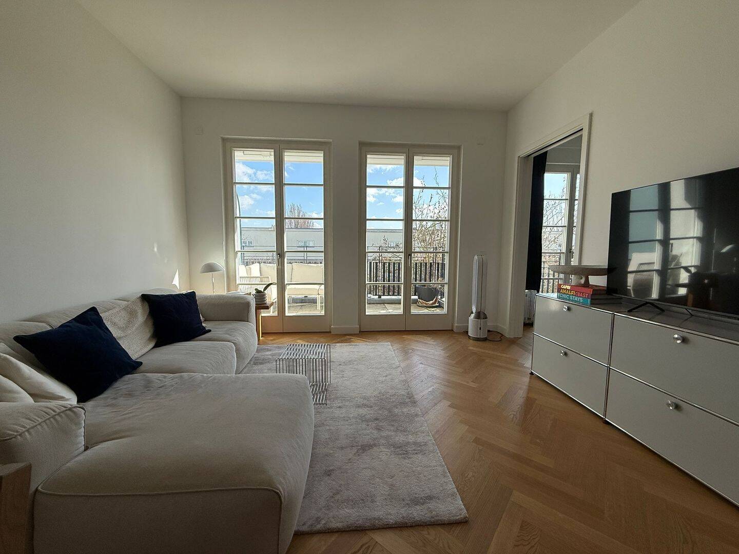 Elegante 2-Zimmer Wohnung im 5. OG mit Balkon nähe Kudamm, 10709 Berlin (Charlottenburg-Wilmersdorf Charlottenburg Halensee Wilmersdorf)