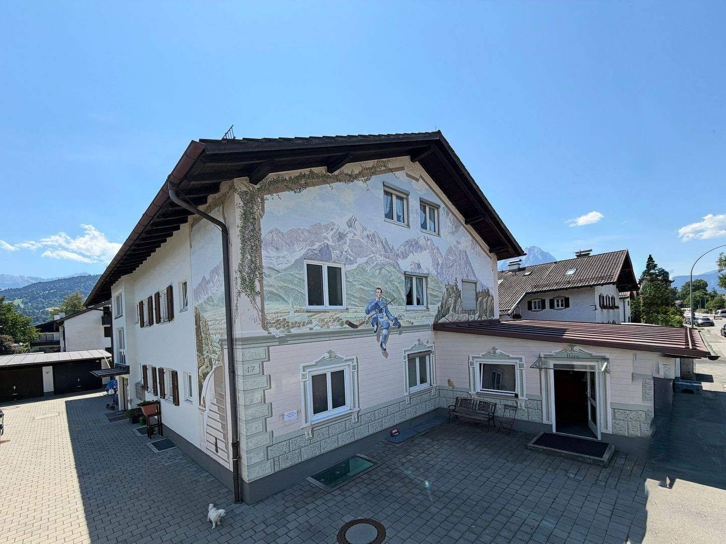 Mehrfamilienhaus mit 6 WE + Büro 4 Einheiten mit Ferienvermietung, 82467 Garmisch-Partenkirchen