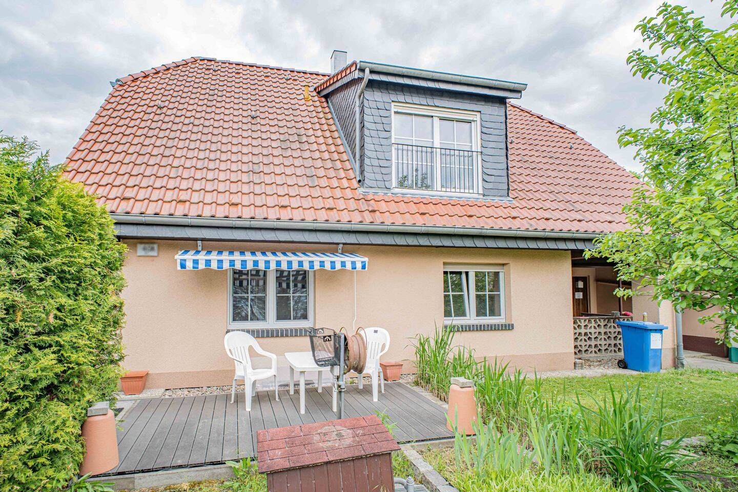 Bezugsfrei – Charmantes Zweifamilienhaus mit Garten, Doppelgarage und Keller in Blankenfelde-Mahlow, 15827 Blankenfelde-Mahlow