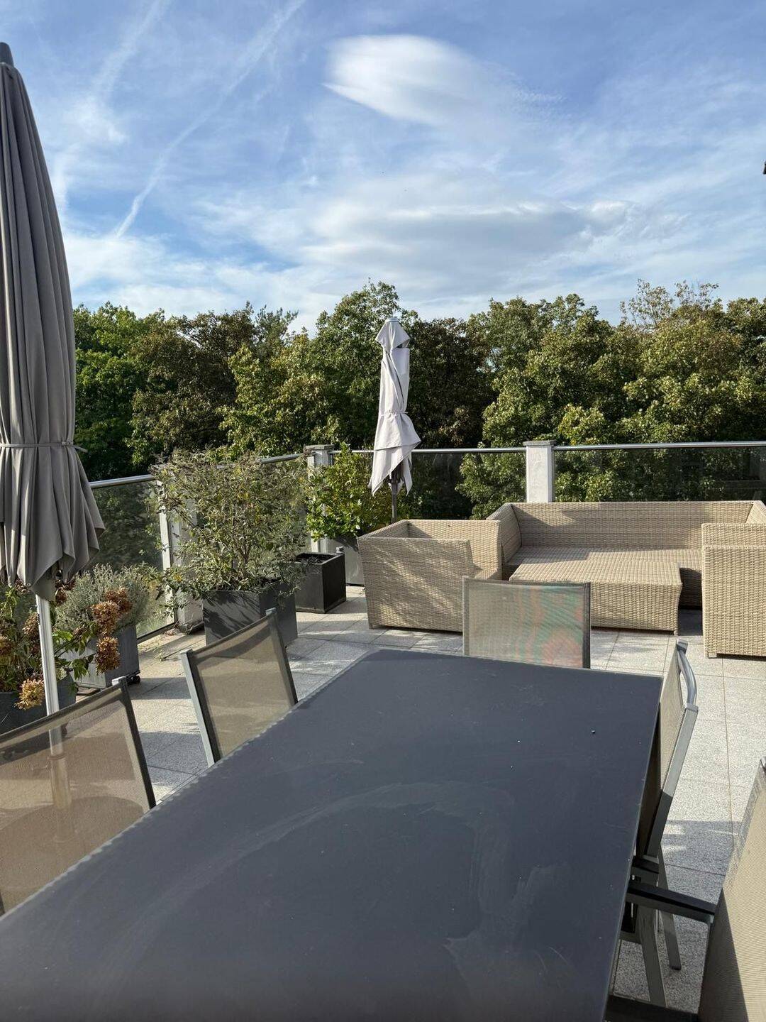 Exklusive Dachterrassenwohnung mit Penthouse-Charakter und unverbautem Blick in Bad Vilbel, 61118 Bad Vilbel