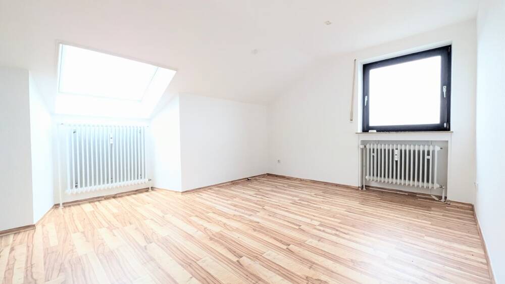 Sofort bezugsfrei: Helle 3-Zimmer-Dachgeschosswohnung in Bayreuth-Meyernberg, 95447 Bayreuth (Altstadt Birken Glocke Meyernberg Saas)