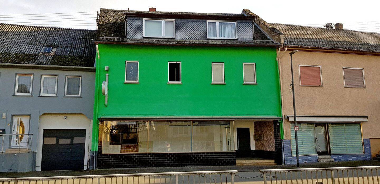 Haus mit 2 Wohnungen, Laden/Büro in Miehlen, 56357 Miehlen