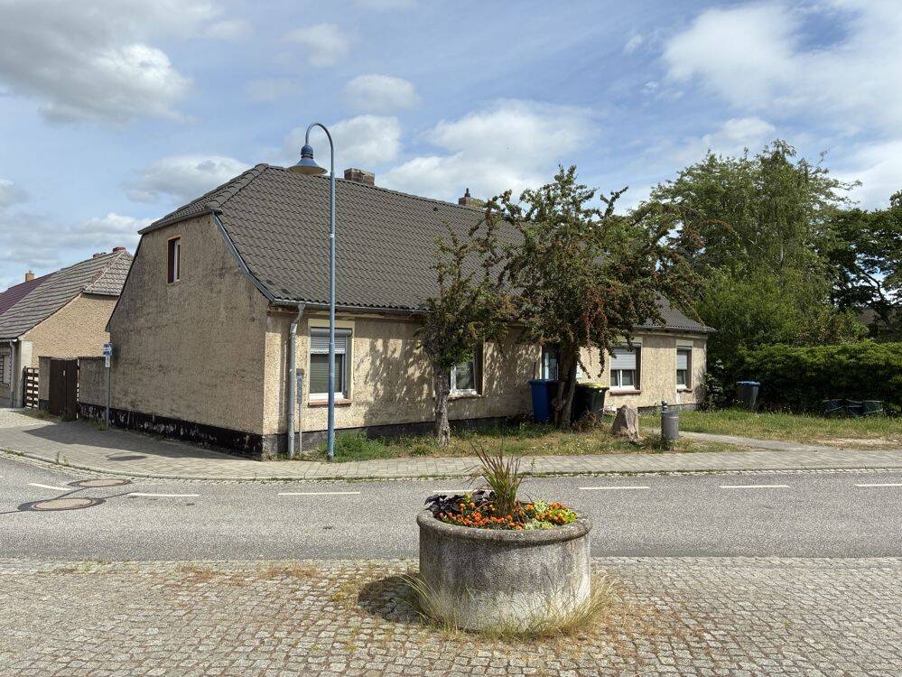 Freistehendes Einfamilienhaus in Seelow: Ausbaureserve im Dach, 15306 Seelow