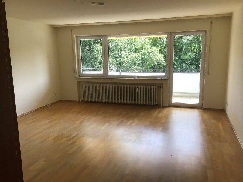 * HAUFFSTRASSE – RENOVIERTES BAD – PARKETT – 2 BALKONE – EINBAUKÜCHE *, 90491 Nürnberg