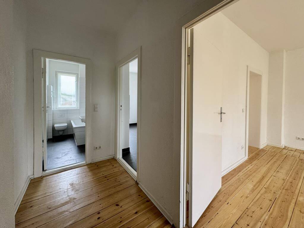 modernisiert & bereit für Ihren Einzug – 2 Zimmer mit Balkon in Berlin-Tegel, 13509 Berlin (Reinickendorf)