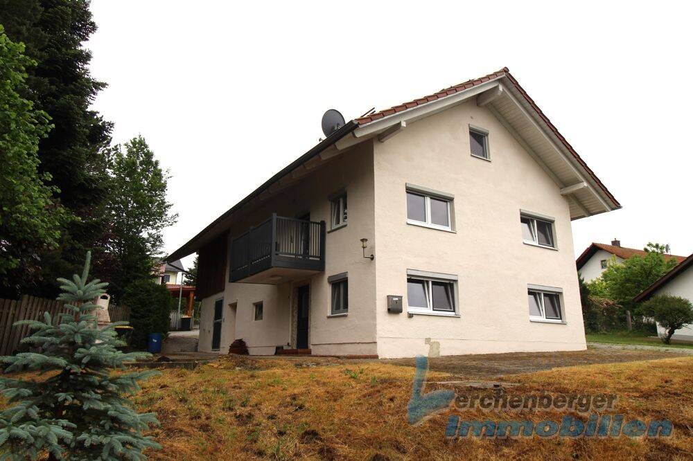Einfamilienhaus mit Garten in ruhiger ländlicher Lage Nähe Eichendorf, 94428 Eichendorf