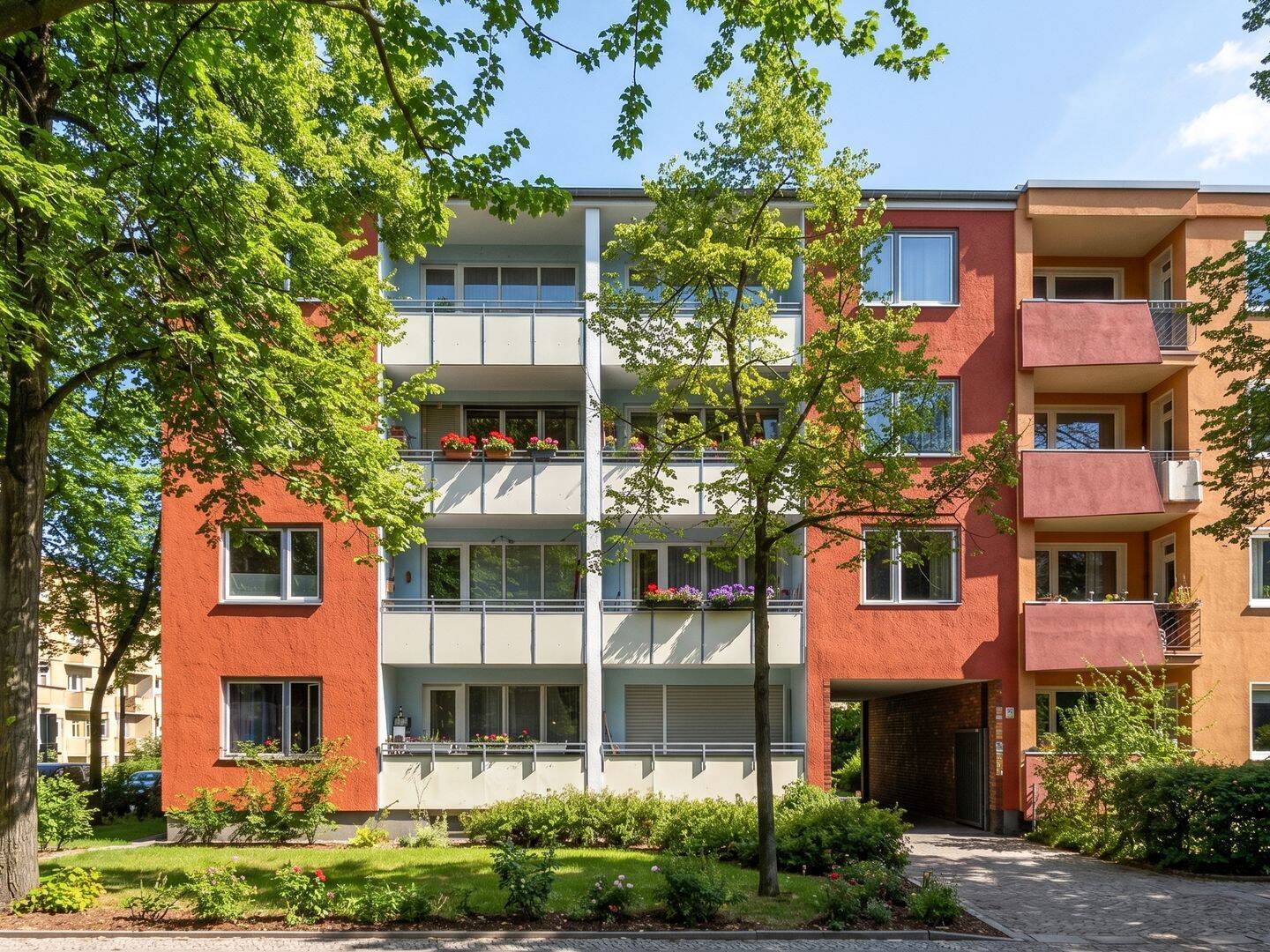 Gut geschnittene 2,5-Zimmer-Wohnung mit Balkon & Tageslichtbad, 12169 Berlin (Steglitz-Zehlendorf Steglitz)