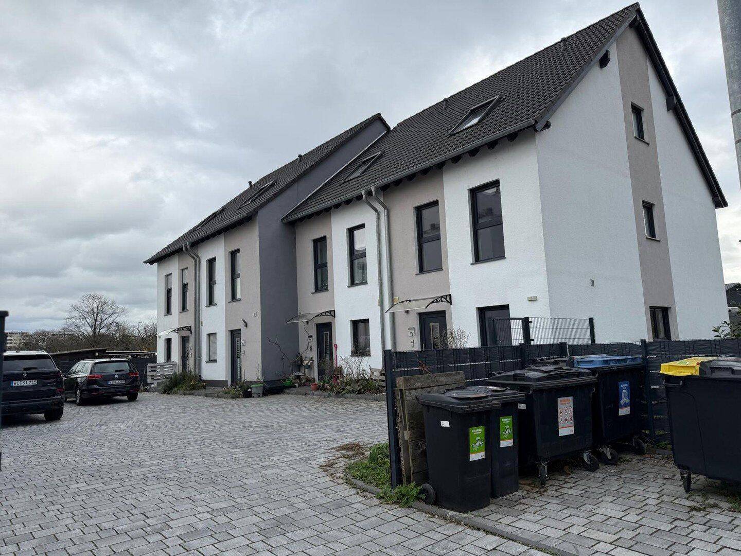 Großzügiges Endreihenhaus mit großem Garten, 55252 Wiesbaden (Mainz-Kastel)