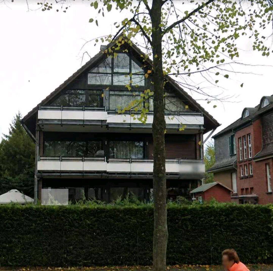 Frisch renoviert: 3-Zimmer-Wohnung mit EBK, Terrasse und Carport in Krefeld, 47803 Krefeld