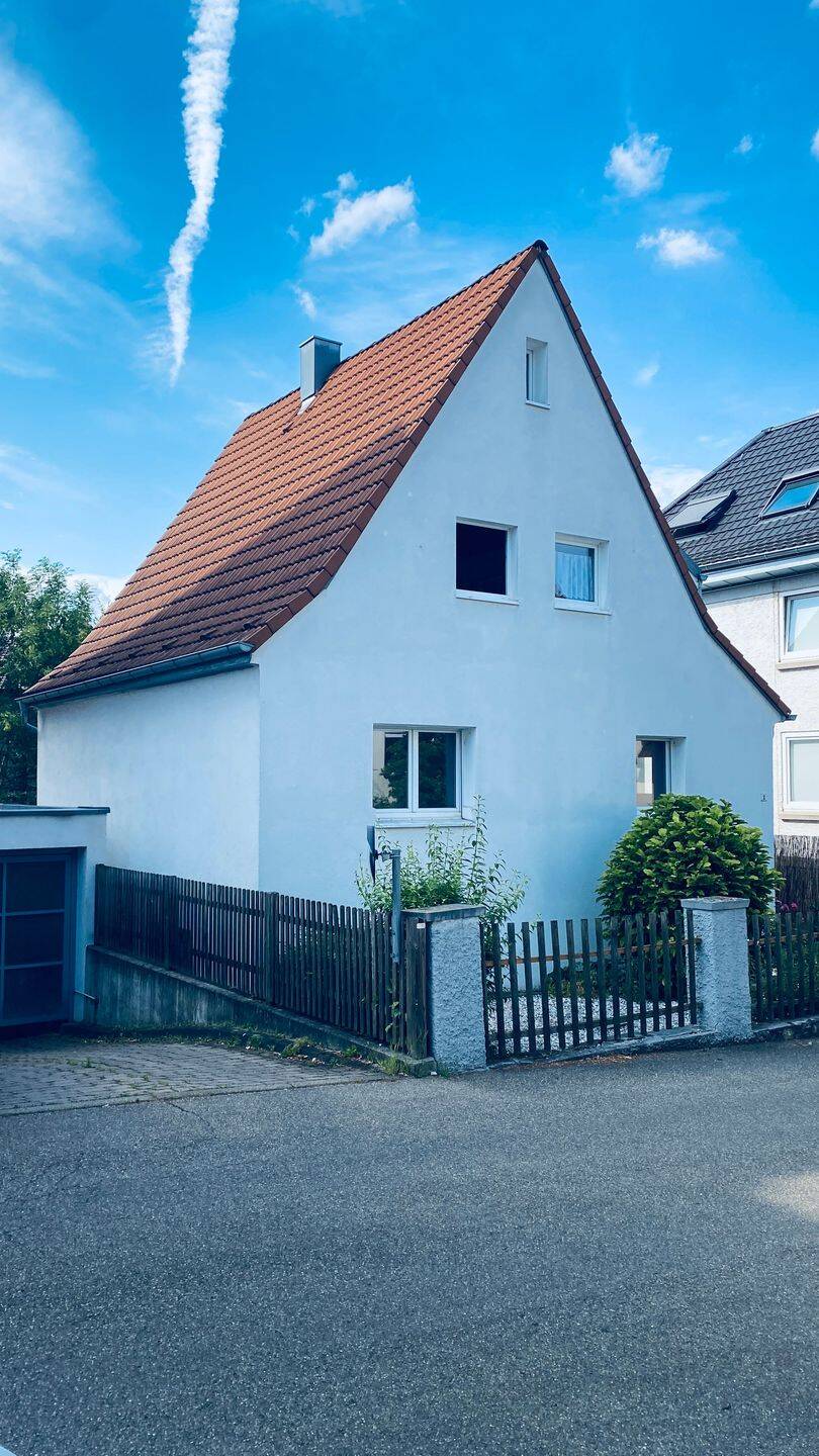 Charmantes Einfamilienhaus in Waiblingen mit 5 Zimmern und großem Potenzial, 71332 Waiblingen
