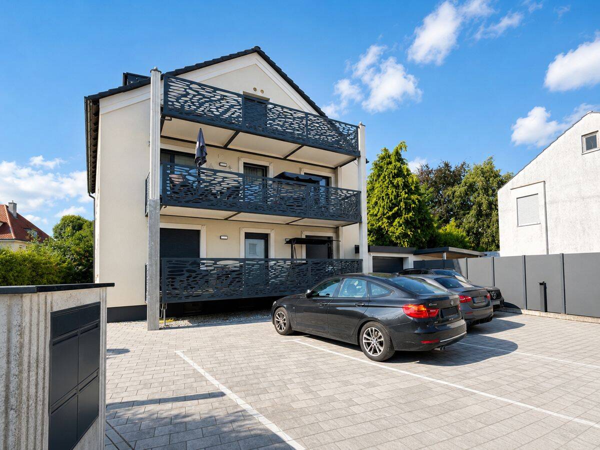 Sofort verfügbar! Klimatisierte und teilmöblierte 3-ZKB-Wohnung in bevorzugter Lage von Neusäß, 86356 Neusäß
