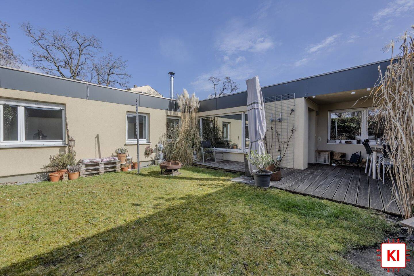 Platz für die große Familie: Bungalow mit zwei Eingängen, 80935 München (Feldmoching-Hasenbergl Milbertshofen-Am Hart)
