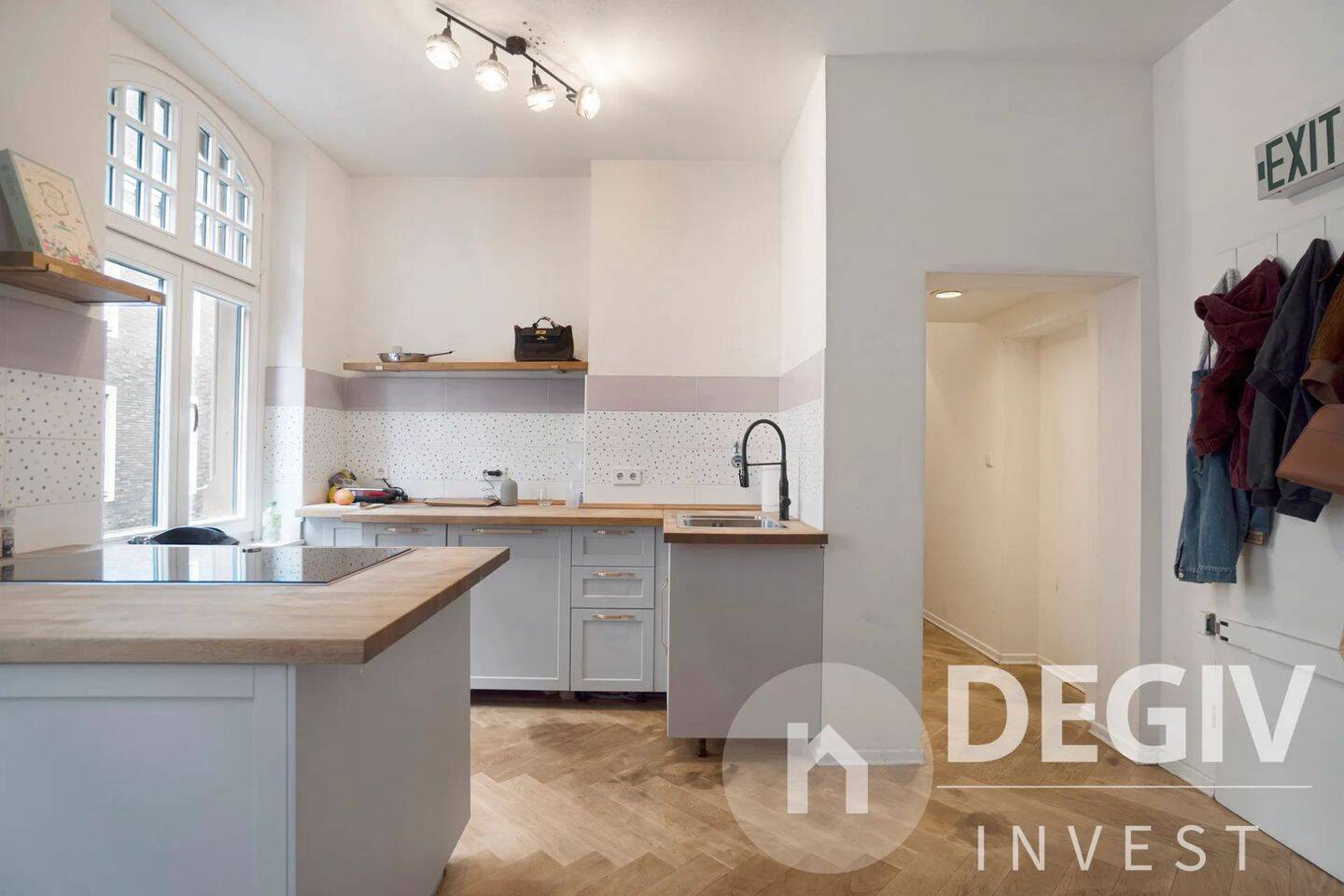 Kaufen und später einziehen – 4-Raum-Altbau 90 m² in der Düsseldorfer Altstadt, 40213 Düsseldorf