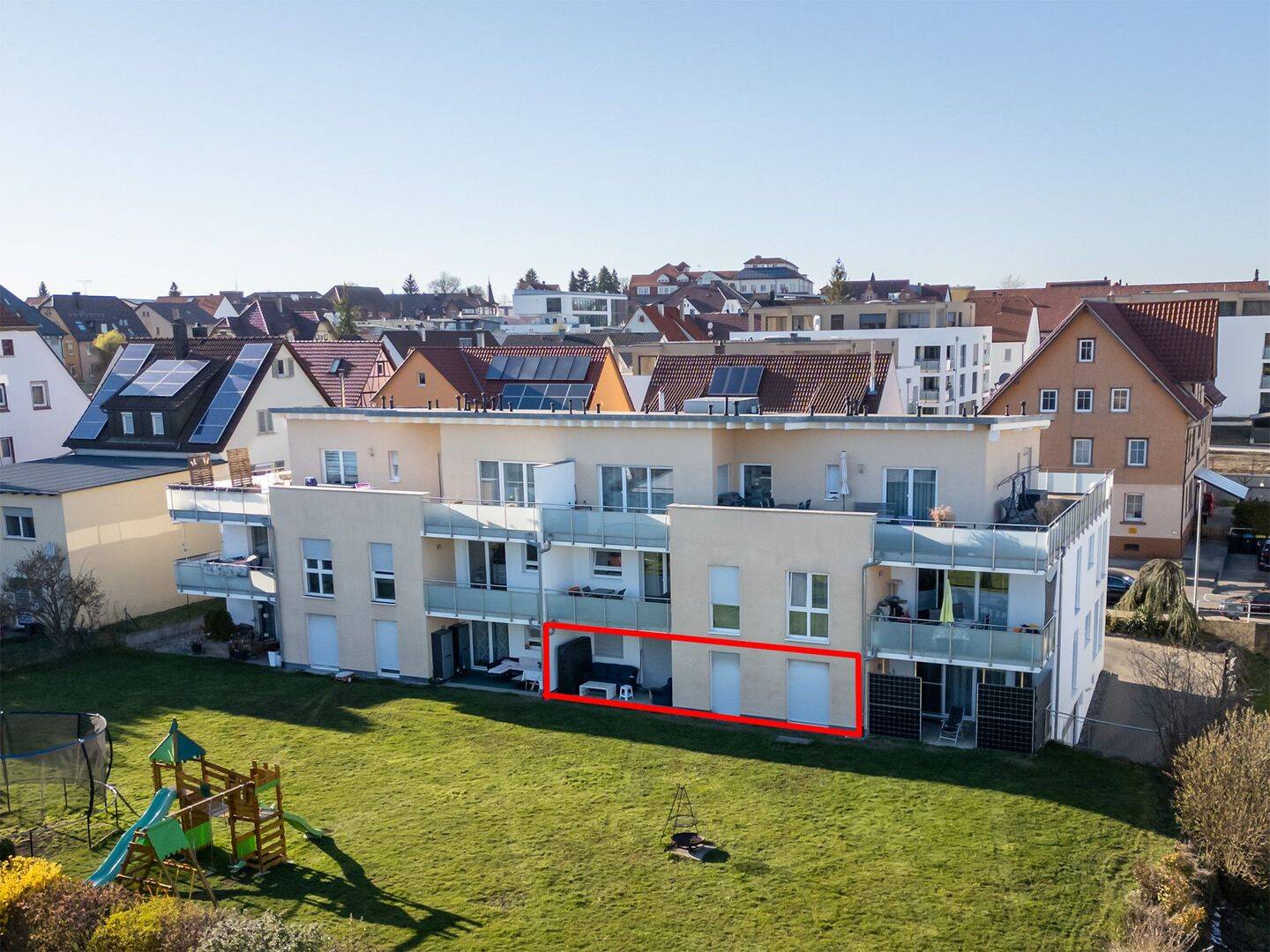 Moderne 3-Zimmer-Erdgeschosswohnung mit großer Terrasse in gepflegter Wohnanlage mit Außenstellplatz, 78647 Trossingen