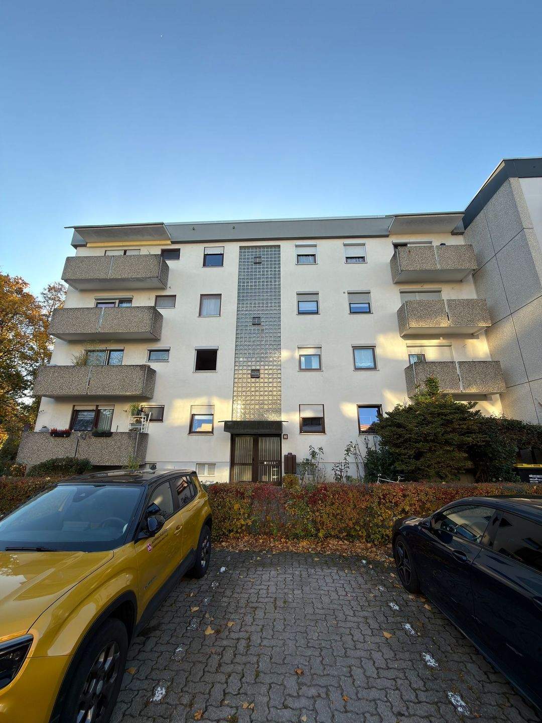 Großzügige 4-Zimmer-Eigentumswohnung mit zwei Balkonen in Nürnberg-Mögeldorf, 90480 Nürnberg (Gleißhammer Mögeldorf Tiergarten Weichselgarten Zerzabelshof)